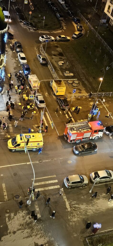 Задымление в парадной дома на проспекте Ветеранов оперативно устранено
