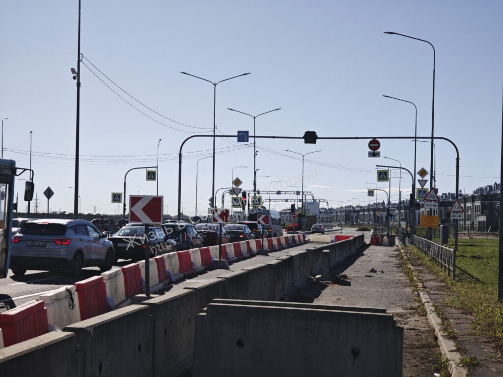 На проспекте Будённого введено одностороннее движение из-за дорожных работ